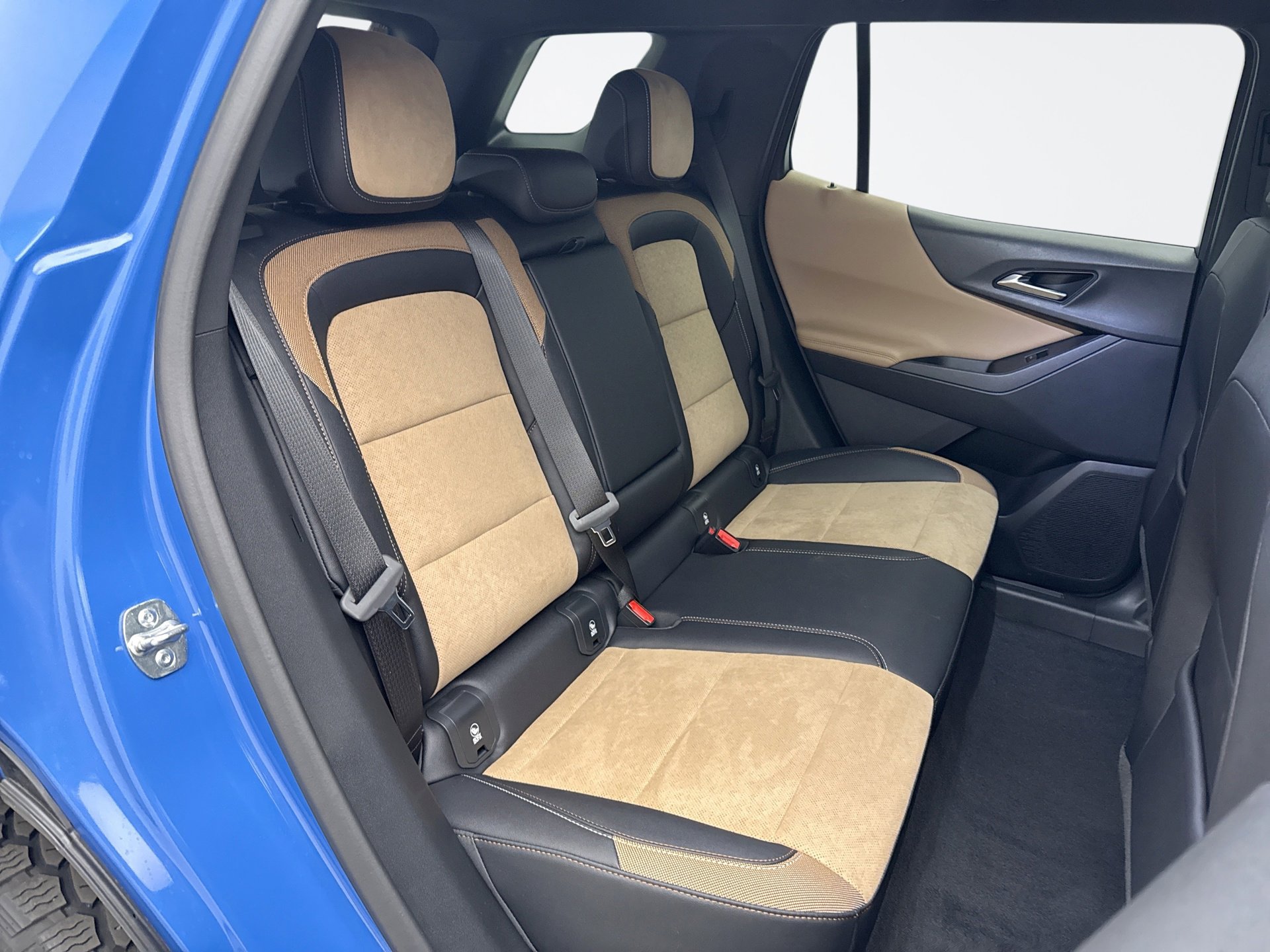 Used 2025 Chevrolet Equinox ACTIV w/ LPO, Floor Liner Package image 18