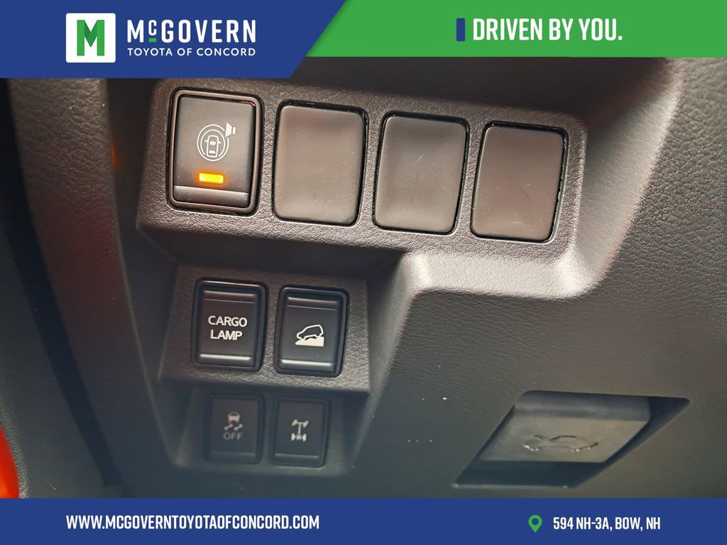Used 2025 Nissan Frontier PRO-4X w/ Interior Protection Package image 31