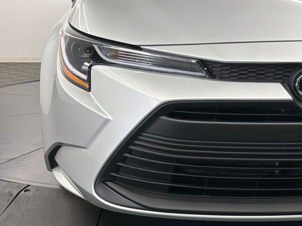 Certified 2026 Toyota Corolla LE FWD image 9