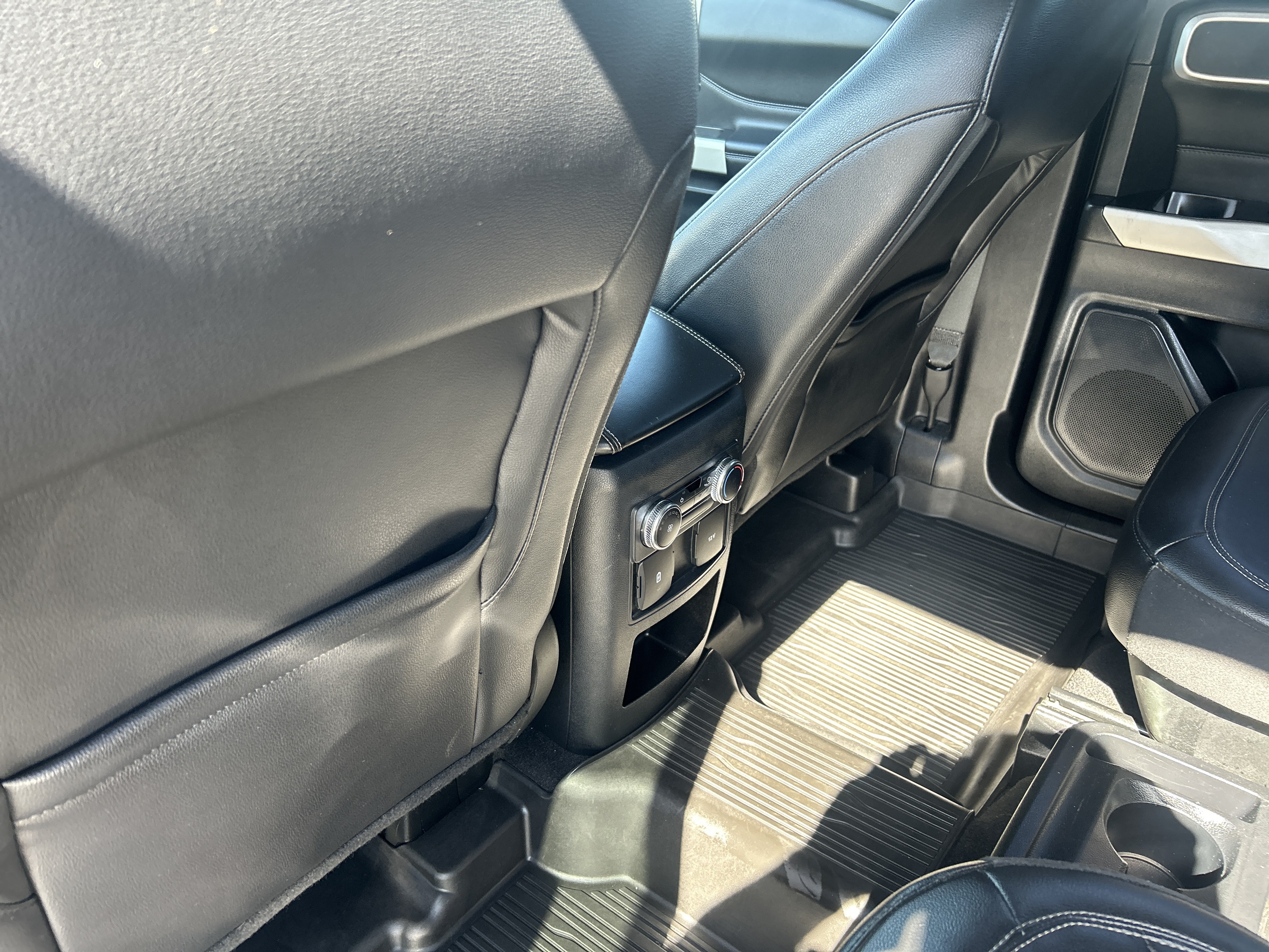 Used 2021 Ford Explorer XLT w/ Equipment Group 202A RWD image 42
