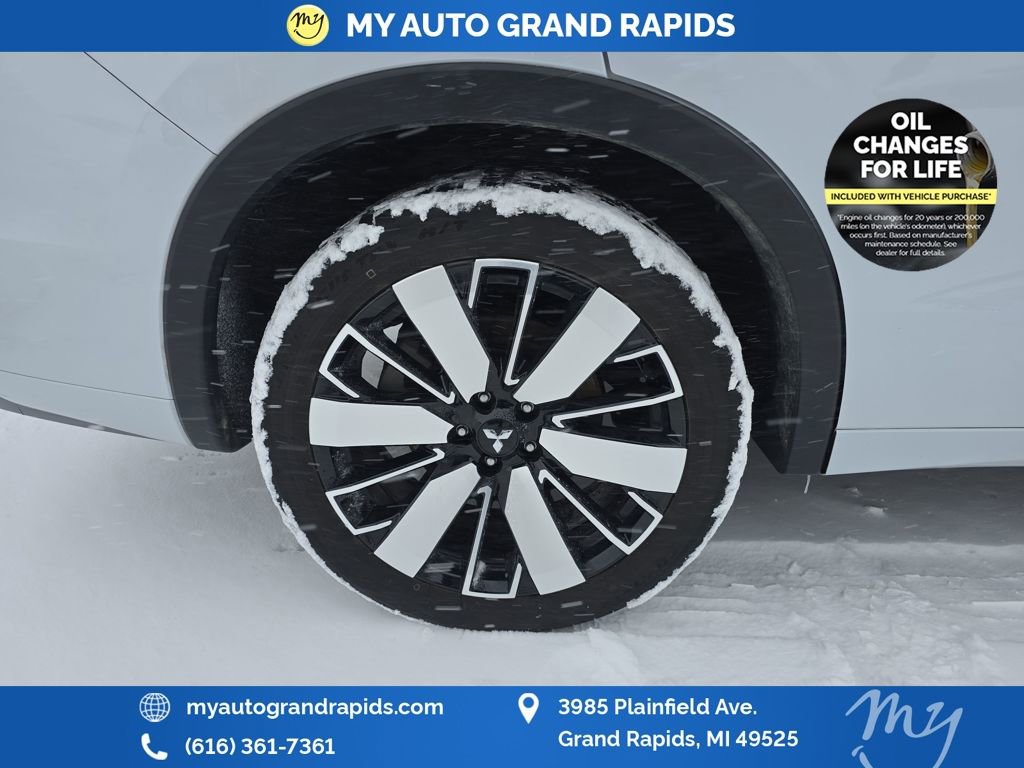 Used 2025 Mitsubishi Outlander SEL image 35