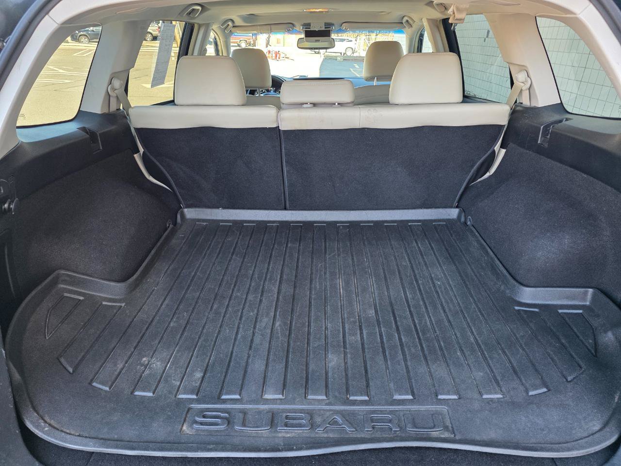Used 2014 Subaru Outback 2.5i Limited w/ Moonroof Package AWD/4WD image 8