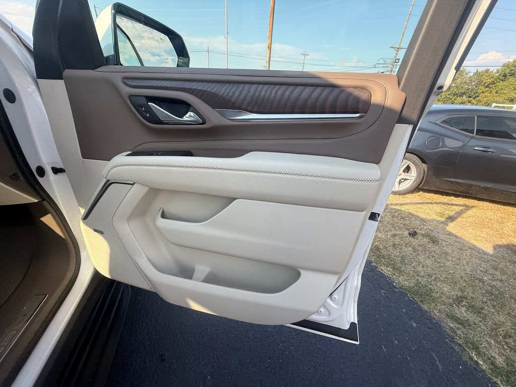 Used 2023 GMC Yukon XL Denali AWD/4WD image 23