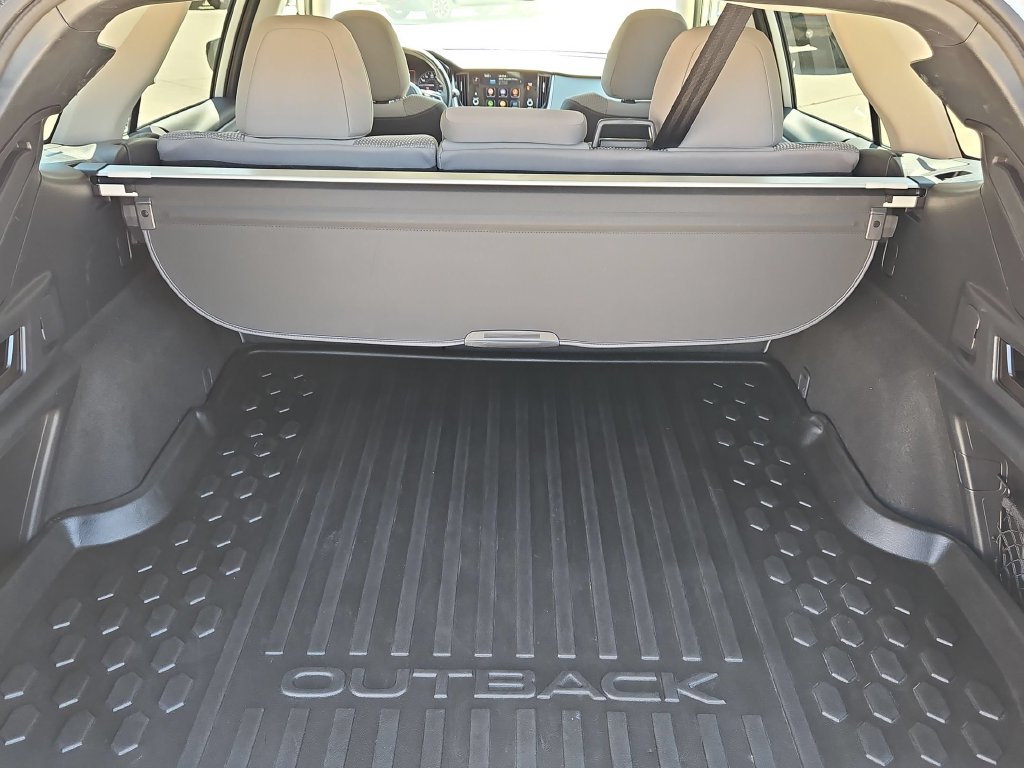 Used 2025 Subaru Outback Premium AWD/4WD image 29