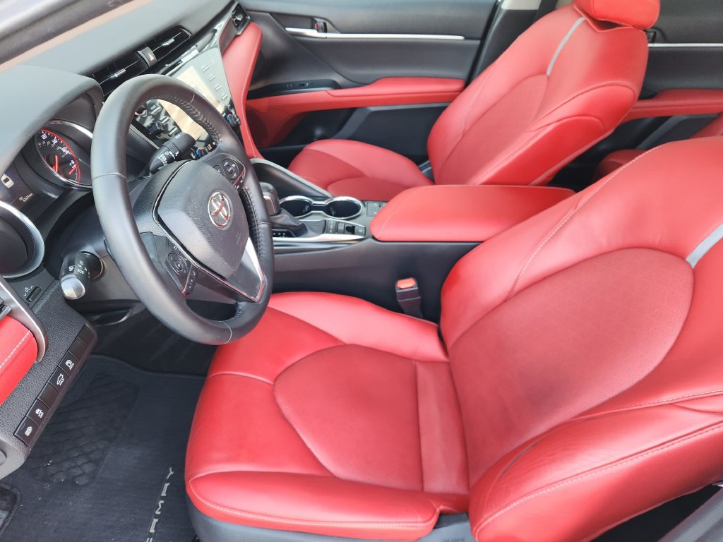 Used 2020 Toyota Camry XSE FWD image 14