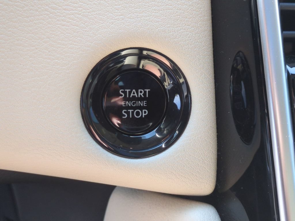 Used 2025 Nissan Armada Platinum AWD/4WD image 17