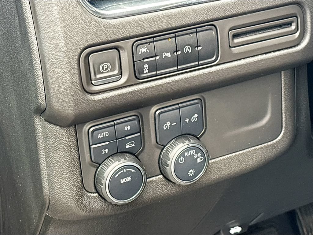 Used 2023 Chevrolet Tahoe RST AWD/4WD image 10