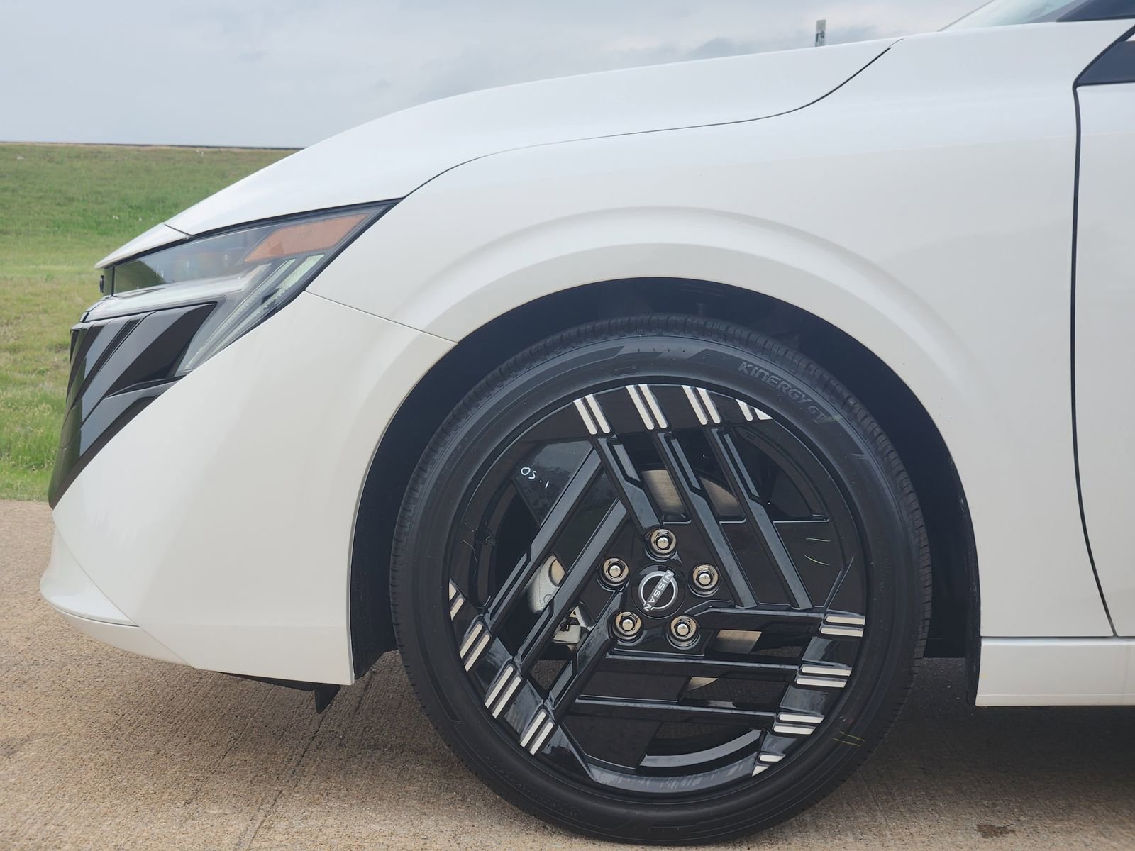 New 2026 Nissan Sentra SR FWD image 10