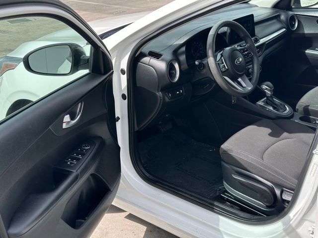 Used 2020 Kia Forte LXS FWD image 9