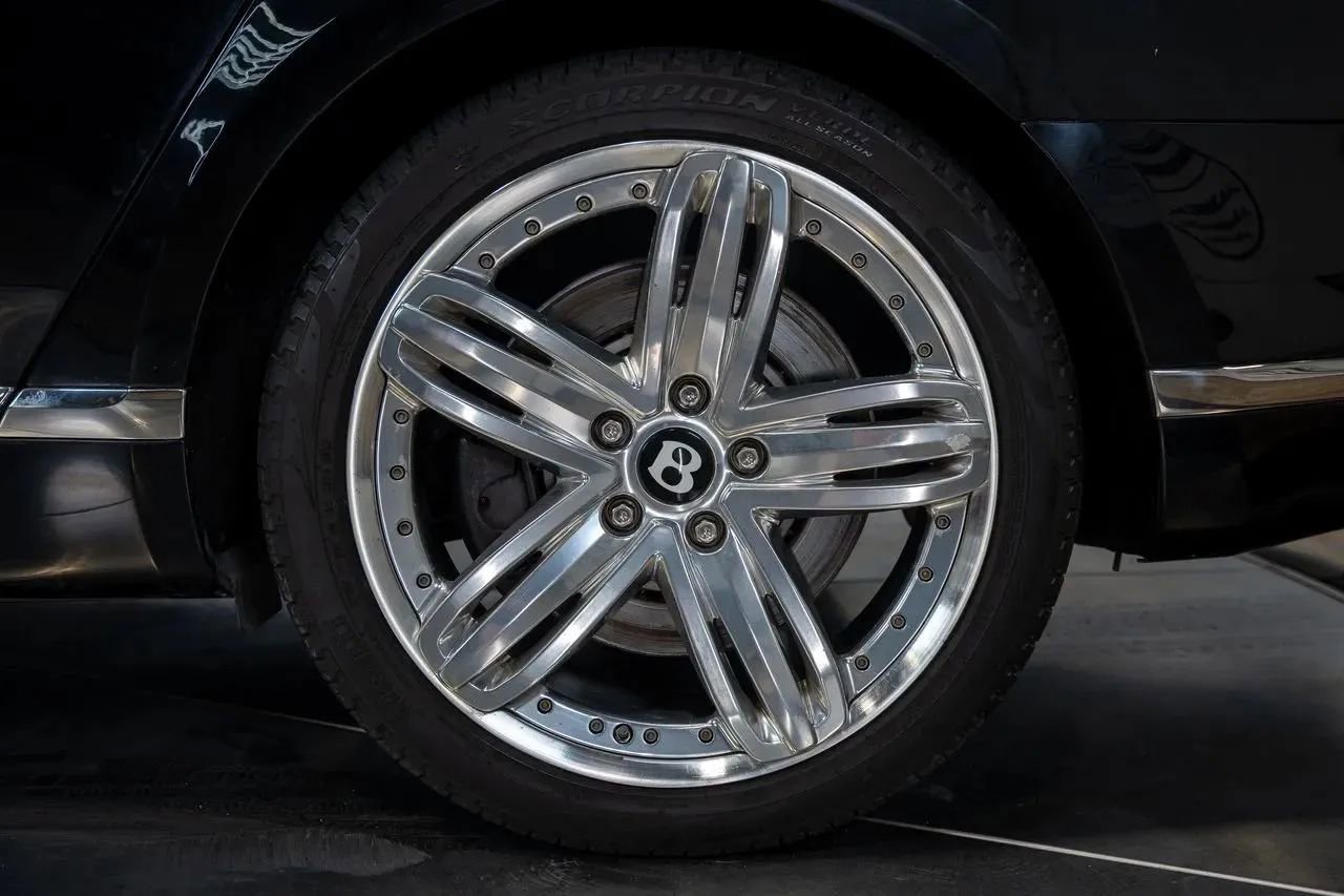 Used 2011 Bentley Mulsanne image 26