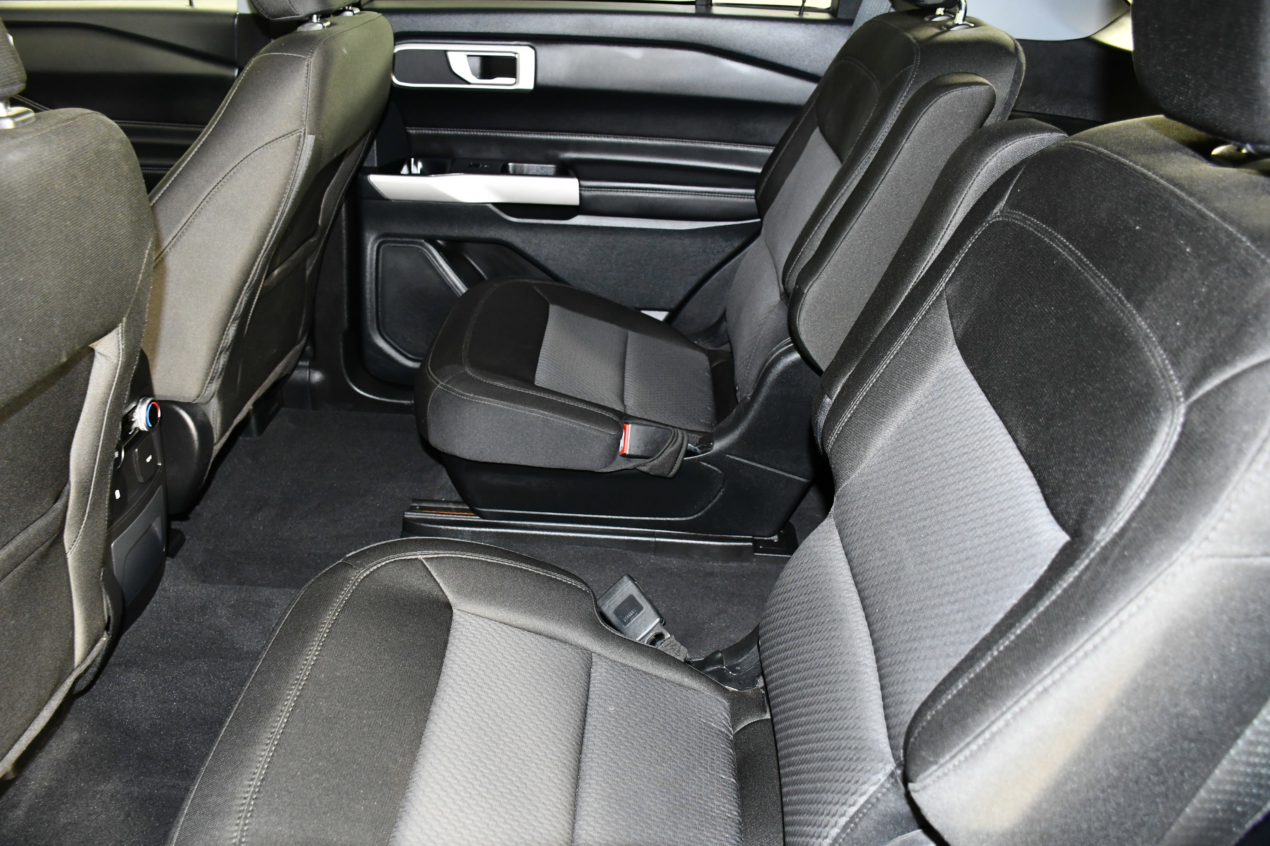 Used 2023 Ford Explorer XLT image 47