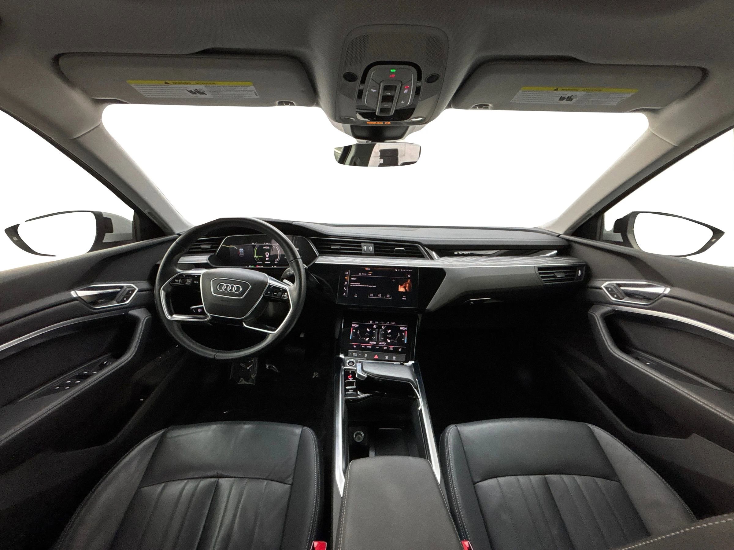 Used 2022 Audi e-tron Premium w/ Convenience Plus Package AWD/4WD image 17
