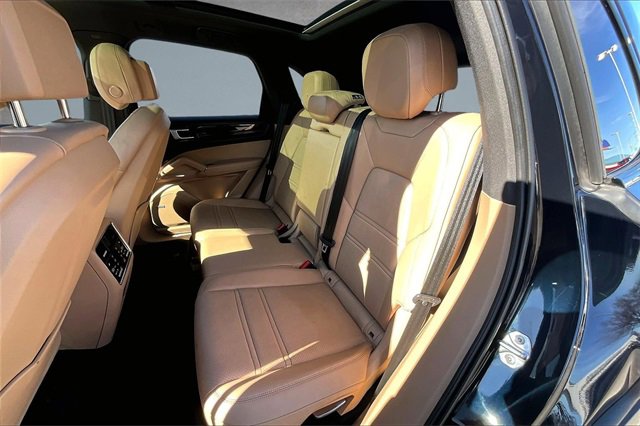 Used 2021 Porsche Cayenne S image 26