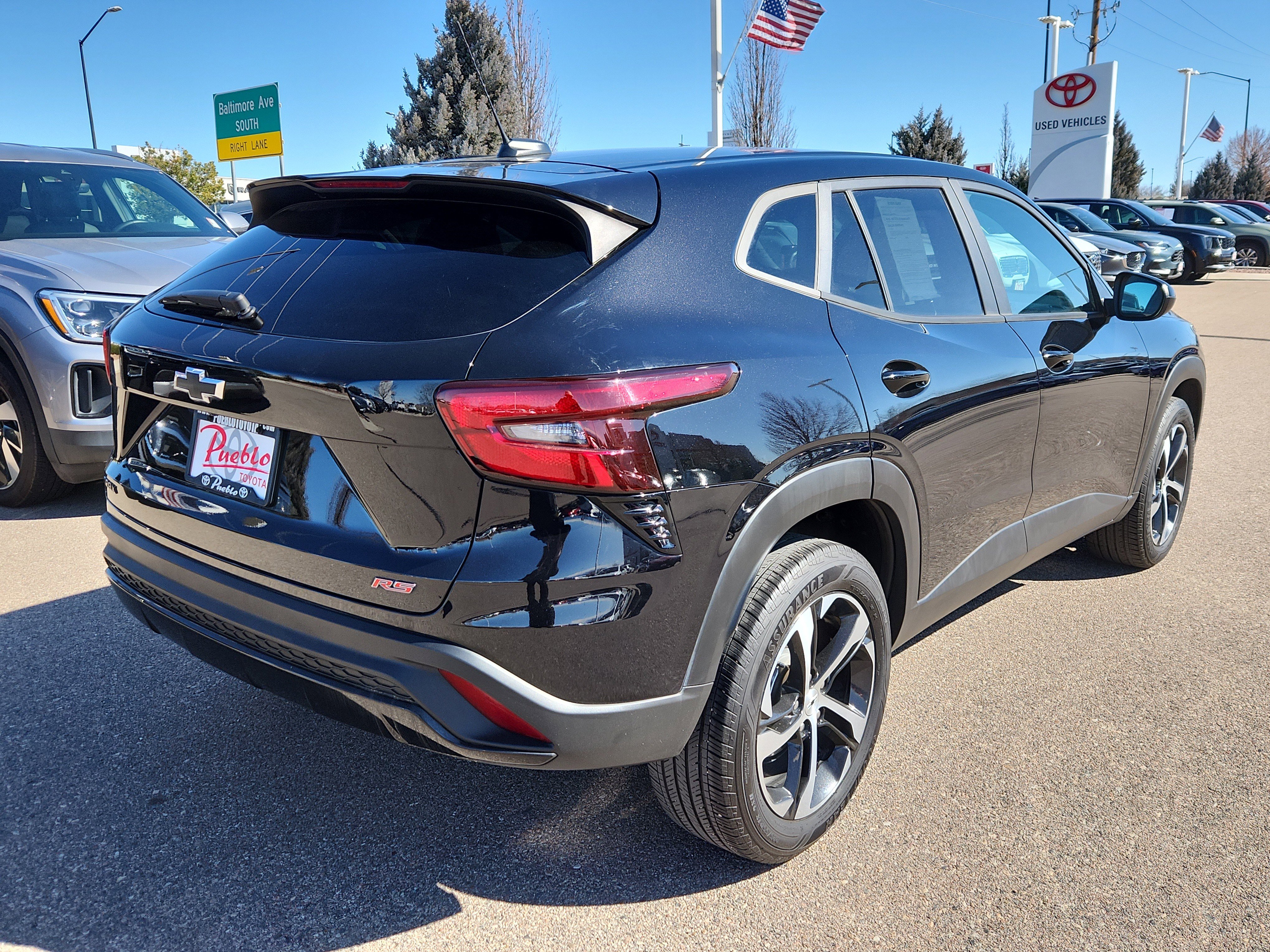 Used 2024 Chevrolet Trax RS image 3