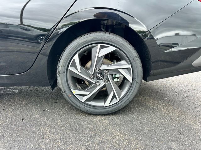 New 2025 Hyundai Elantra SEL image 32