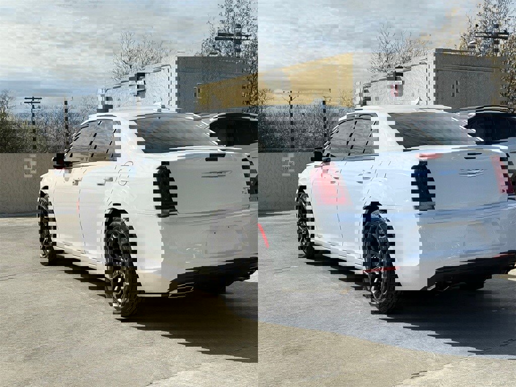 Used 2019 Chrysler 300 S image 8