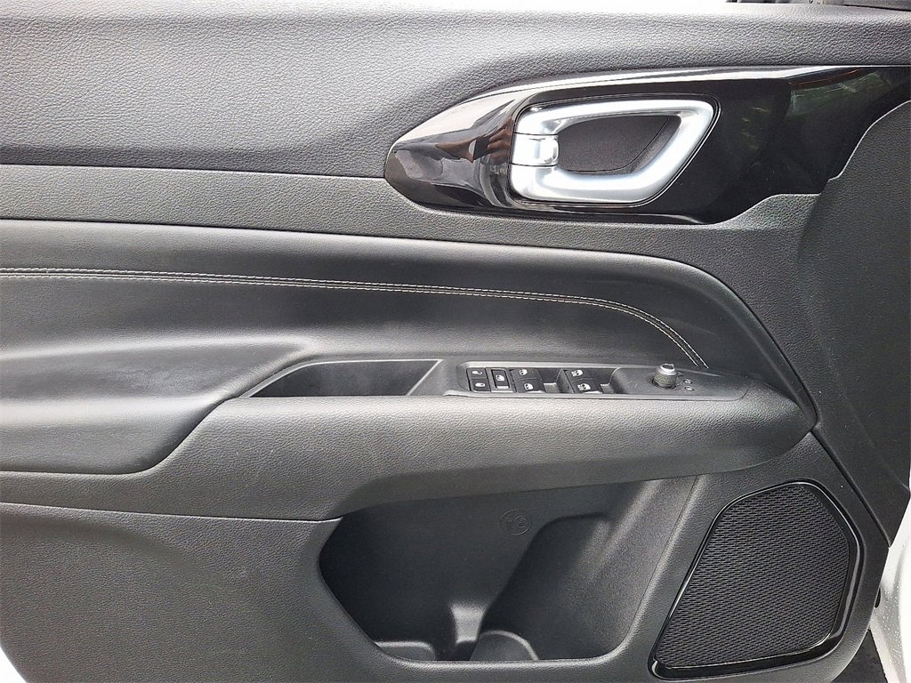 Used 2023 Jeep Compass Altitude w/ Convenience Group image 13