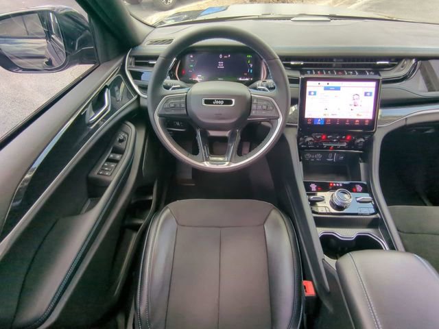 Certified 2025 Jeep Grand Cherokee Trailhawk w/ Advanced Protech Group II AWD/4WD image 19