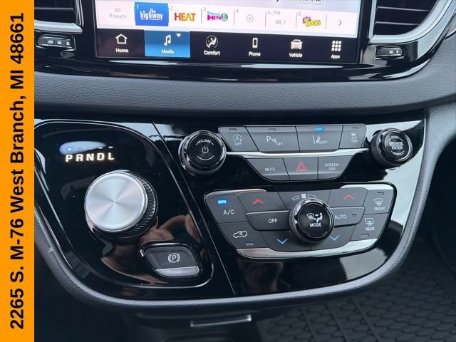 New 2026 Chrysler Voyager LX FWD image 17