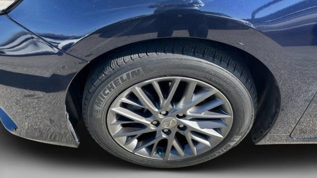 Used 2018 Lexus ES 350 w/ Premier Package image 18