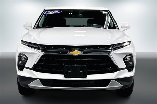 Used 2025 Chevrolet Blazer LT image 2