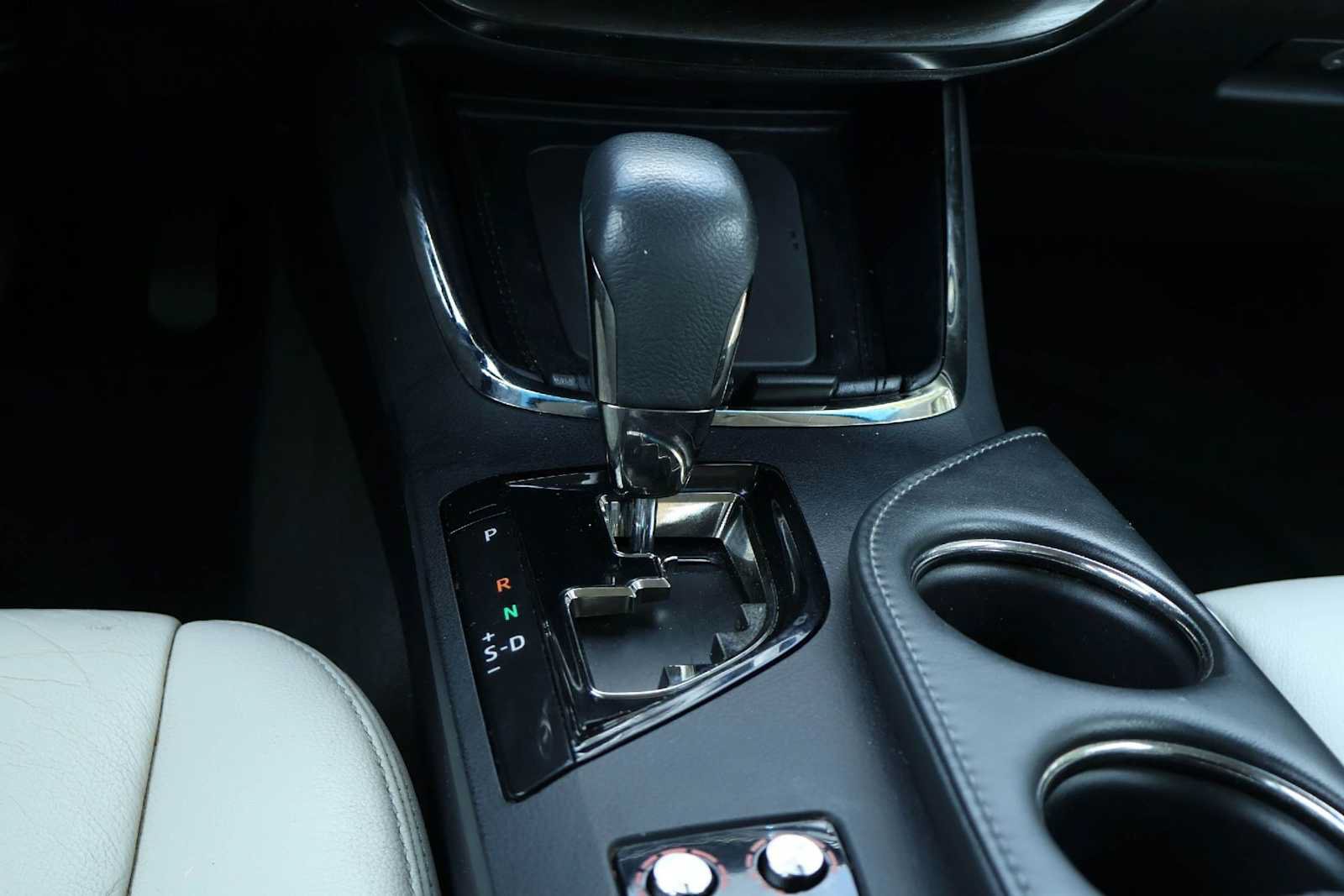 Used 2017 Toyota Avalon XLE Premium FWD image 17