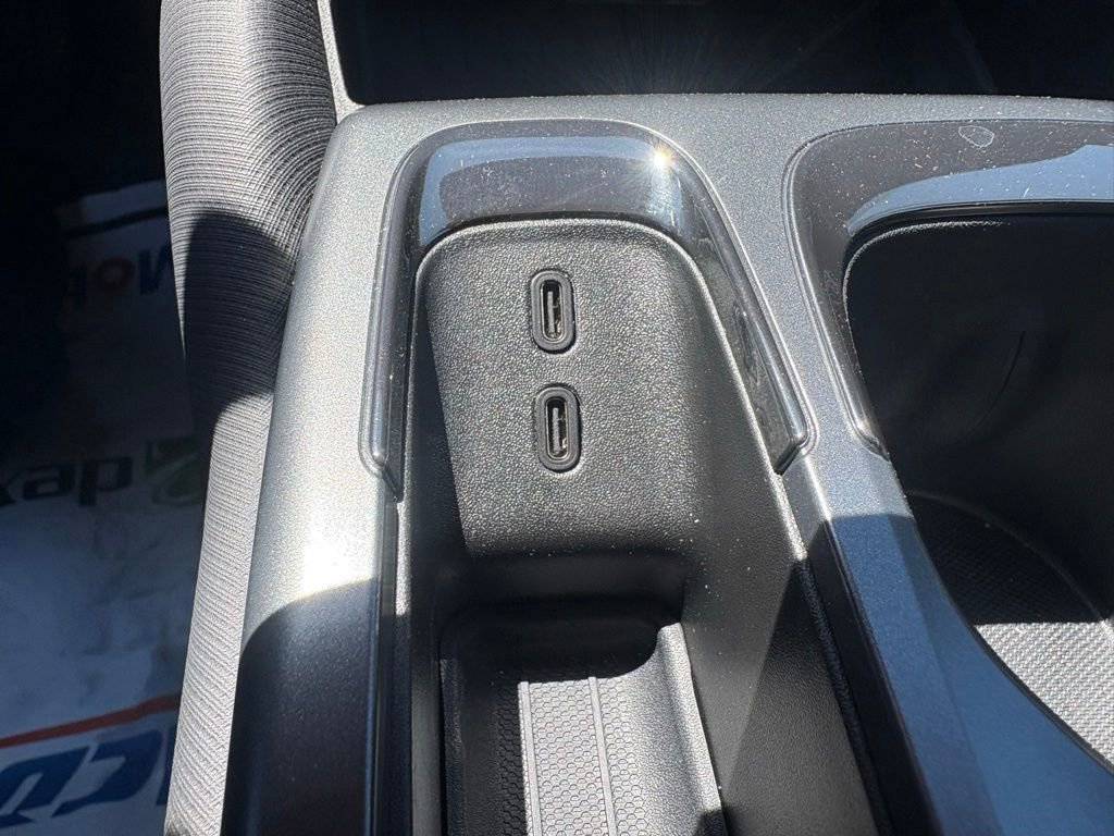 New 2025 Chevrolet Equinox EV RS AWD/4WD image 30