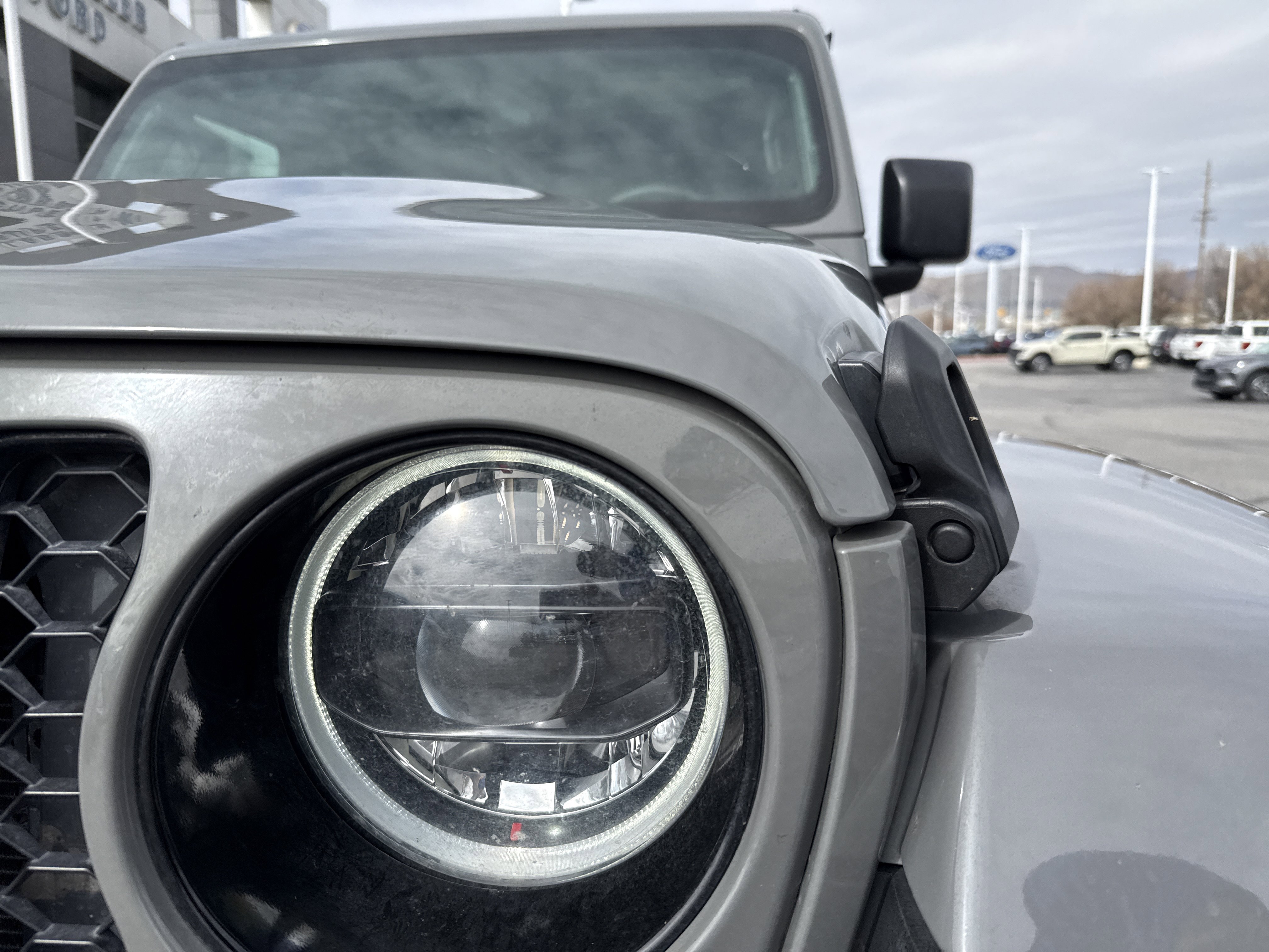 Used 2023 Jeep Gladiator Sport image 11