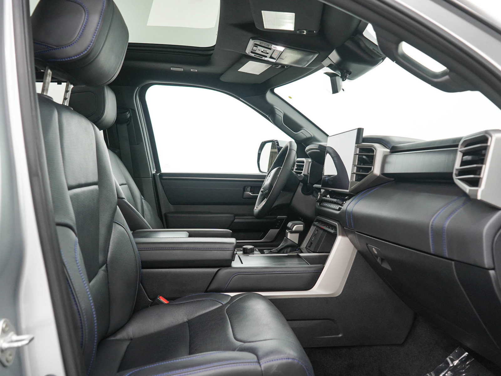 Used 2026 Toyota Sequoia Platinum AWD/4WD image 13