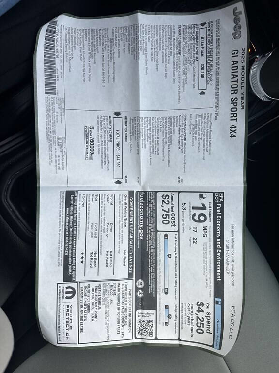 Used 2025 Jeep Gladiator Sport image 33