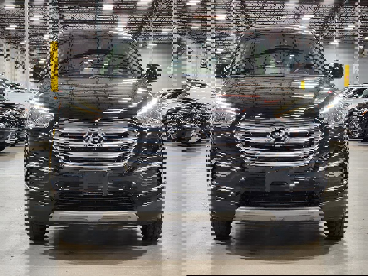 Used 2018 Hyundai Santa Fe Sport image 2