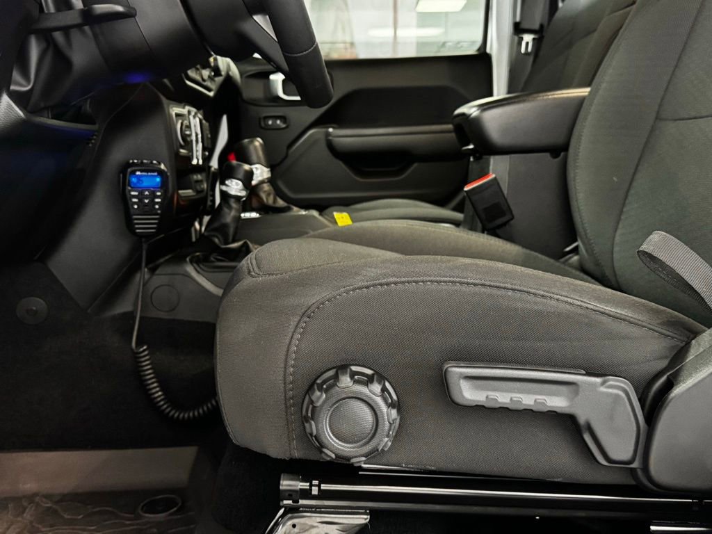 Certified 2023 Jeep Gladiator Willys image 11