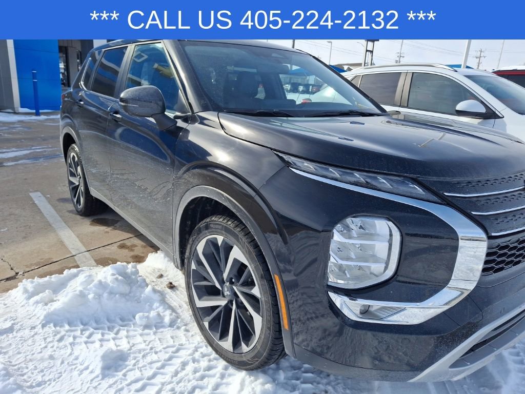 Used 2024 Mitsubishi Outlander SE Black Edition image 10