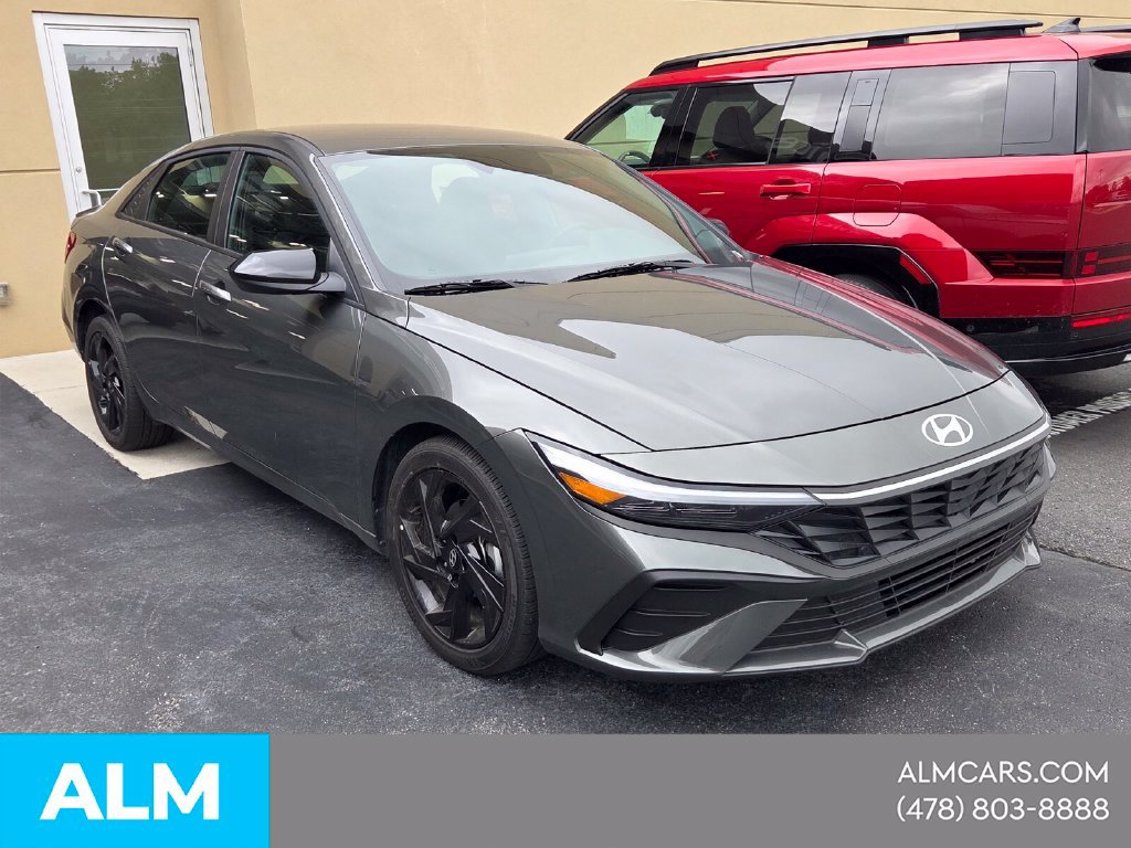 Used 2026 Hyundai Elantra Sport FWD image 3