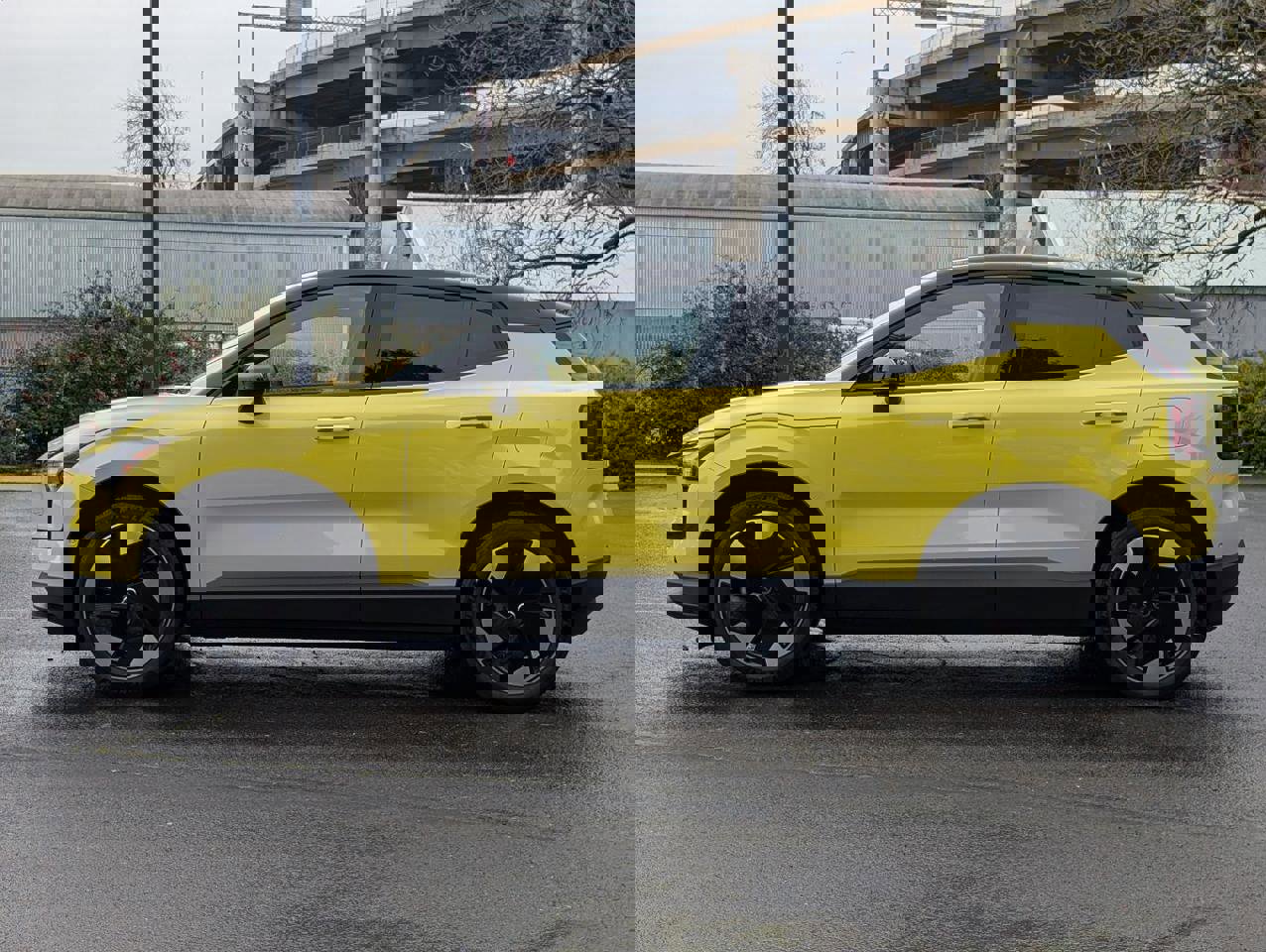 Used 2025 Volvo EX30 Ultra w/ Climate Package image 4