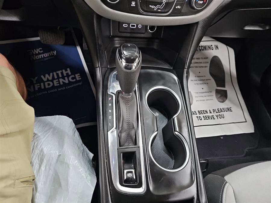 Used 2021 Chevrolet Equinox LS image 17