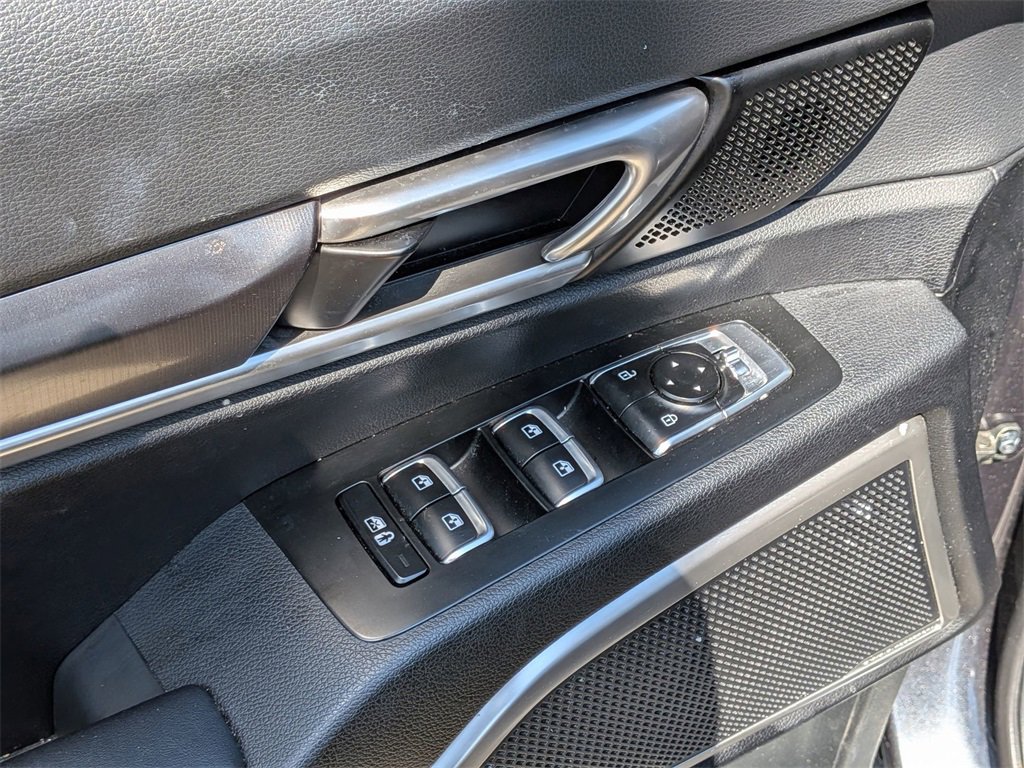 Used 2023 Kia Telluride S image 12