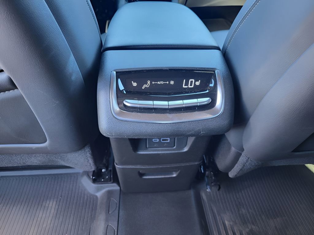 Used 2024 Cadillac XT6 Sport image 27