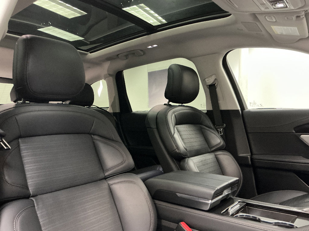 Used 2026 Lincoln Nautilus Reserve AWD/4WD image 40
