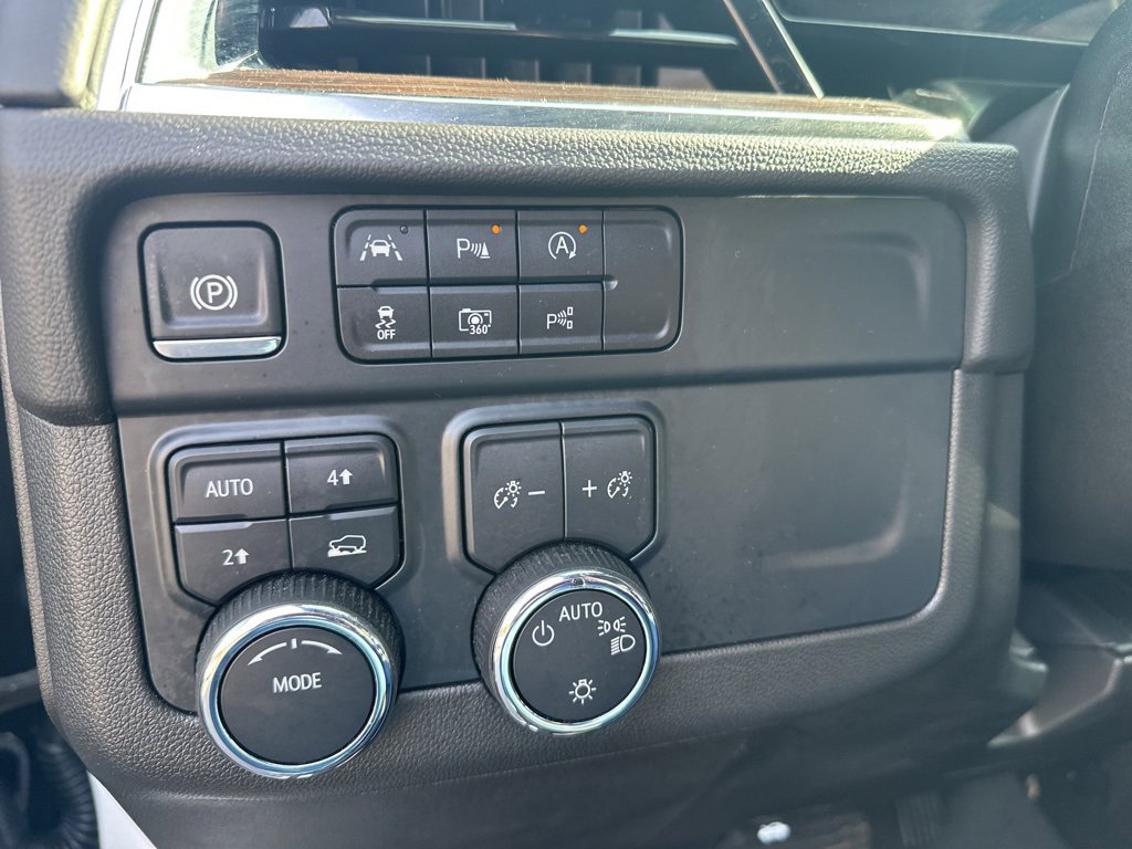 Used 2025 Chevrolet Tahoe LT image 23