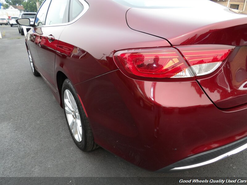 Used 2016 Chrysler 200 Limited w/ Anniversary Edition FWD image 9