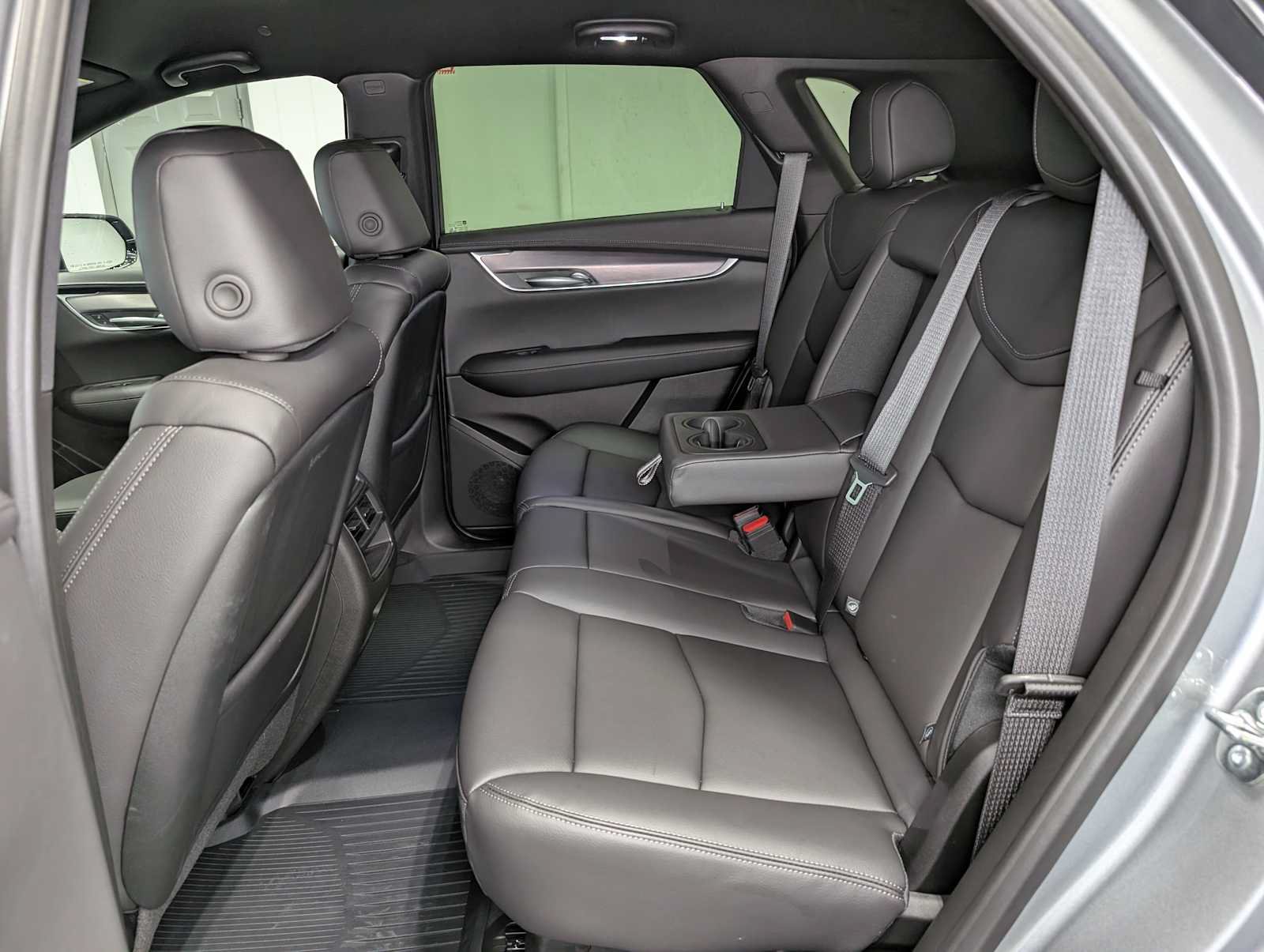 New 2026 Cadillac XT5 Luxury w/ LPO, Floor Liner Package AWD/4WD image 18