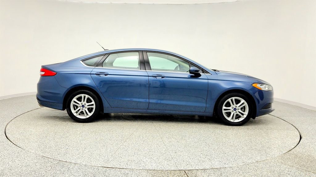 Used 2018 Ford Fusion SE image 4