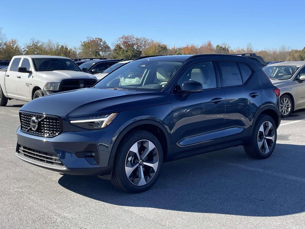 New 2026 Volvo XC40 B4 Plus w/ Protection Package Premier FWD image 24