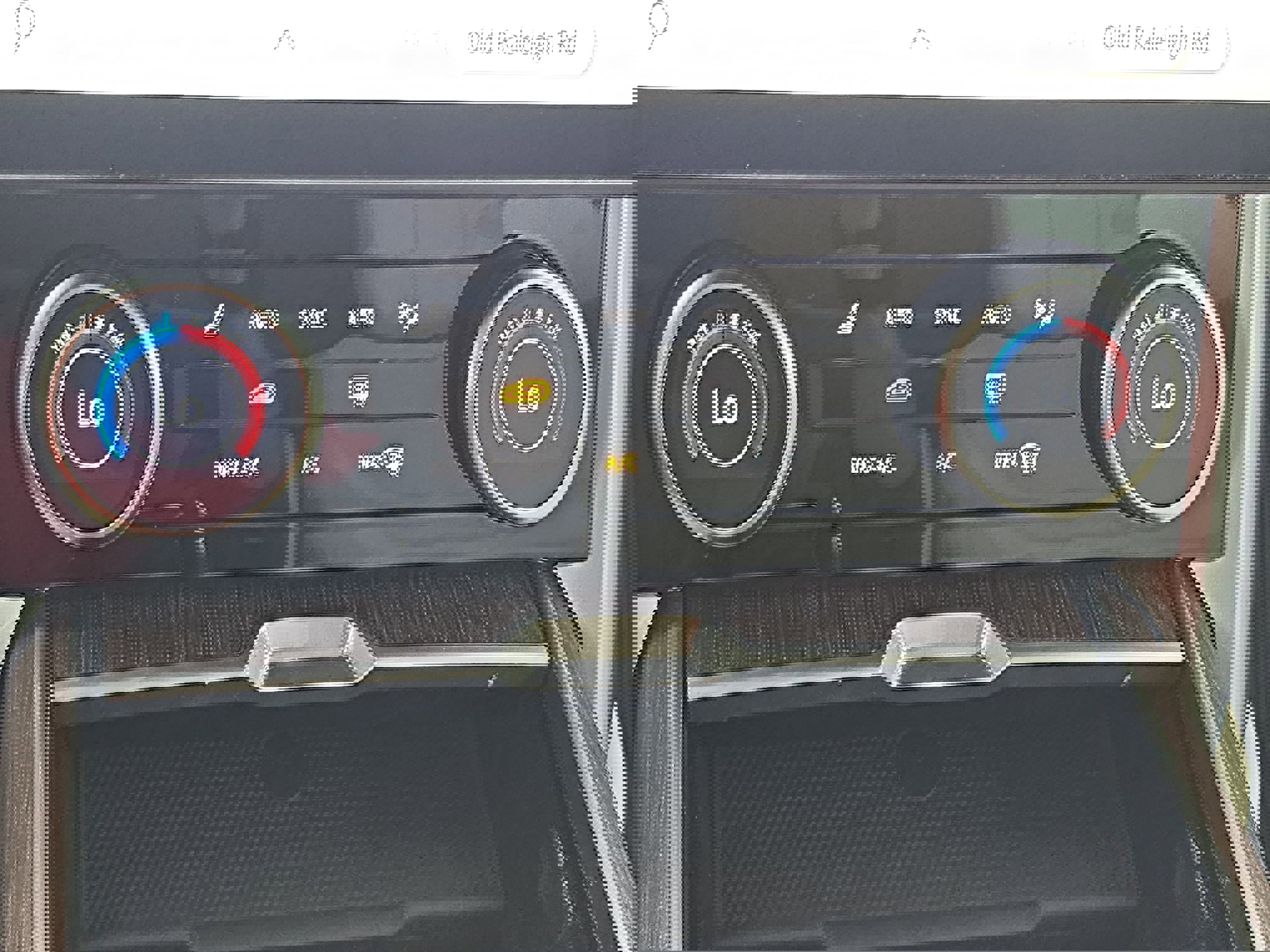 Certified 2023 Land Rover Range Rover SE image 24