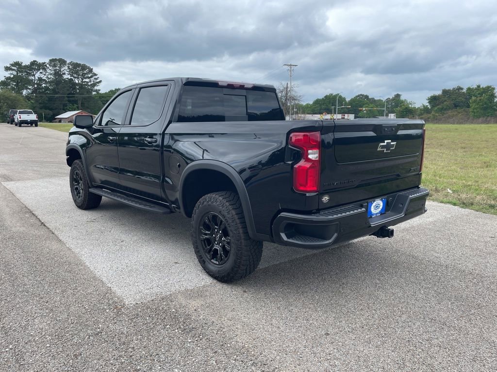 Used 2025 Chevrolet Silverado 1500 ZR2 w/ Technology Package image 3