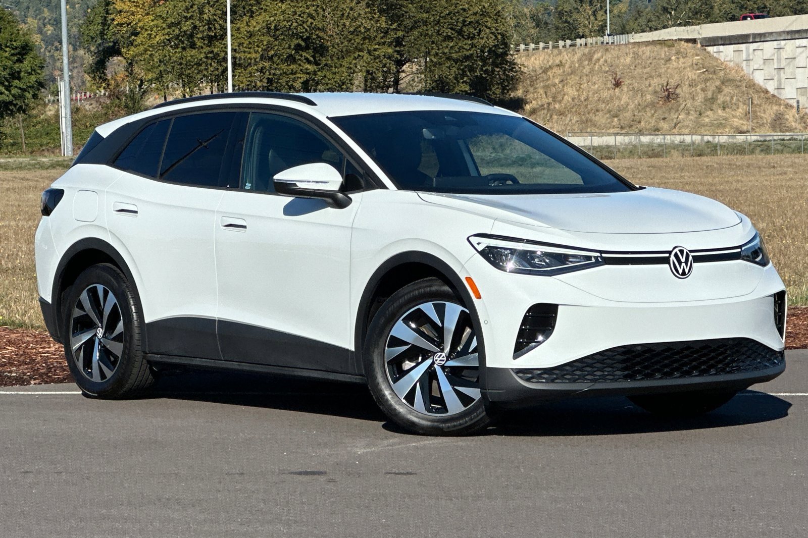 Used 2024 Volkswagen ID.4 2WD video 1