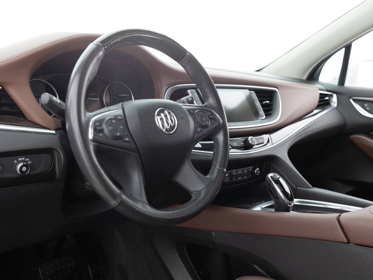 Used 2019 Buick Enclave Avenir w/ Avenir Technology Package AWD/4WD image 23