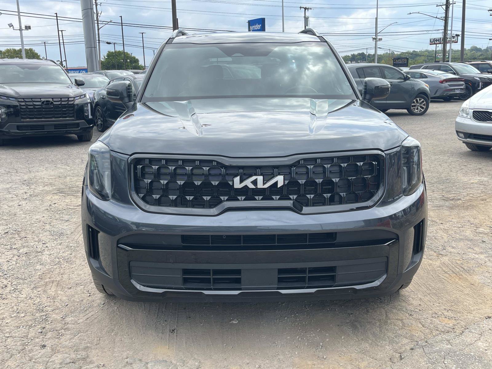 Used 2024 Kia Telluride EX X-Line AWD/4WD image 2