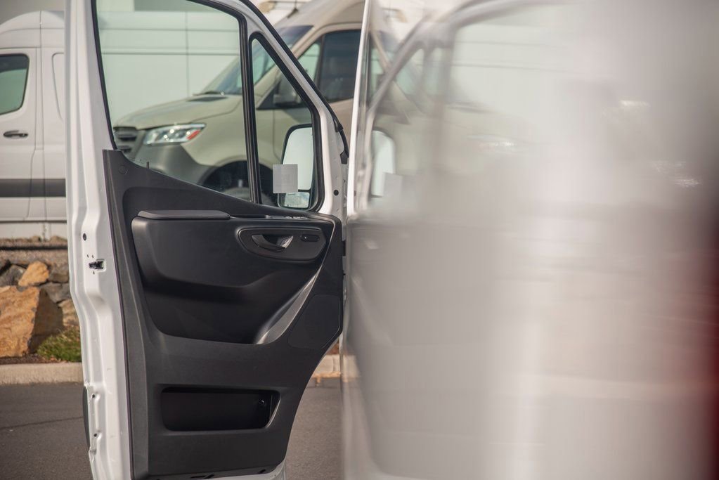 Used 2024 Mercedes-Benz Sprinter 3500 image 22